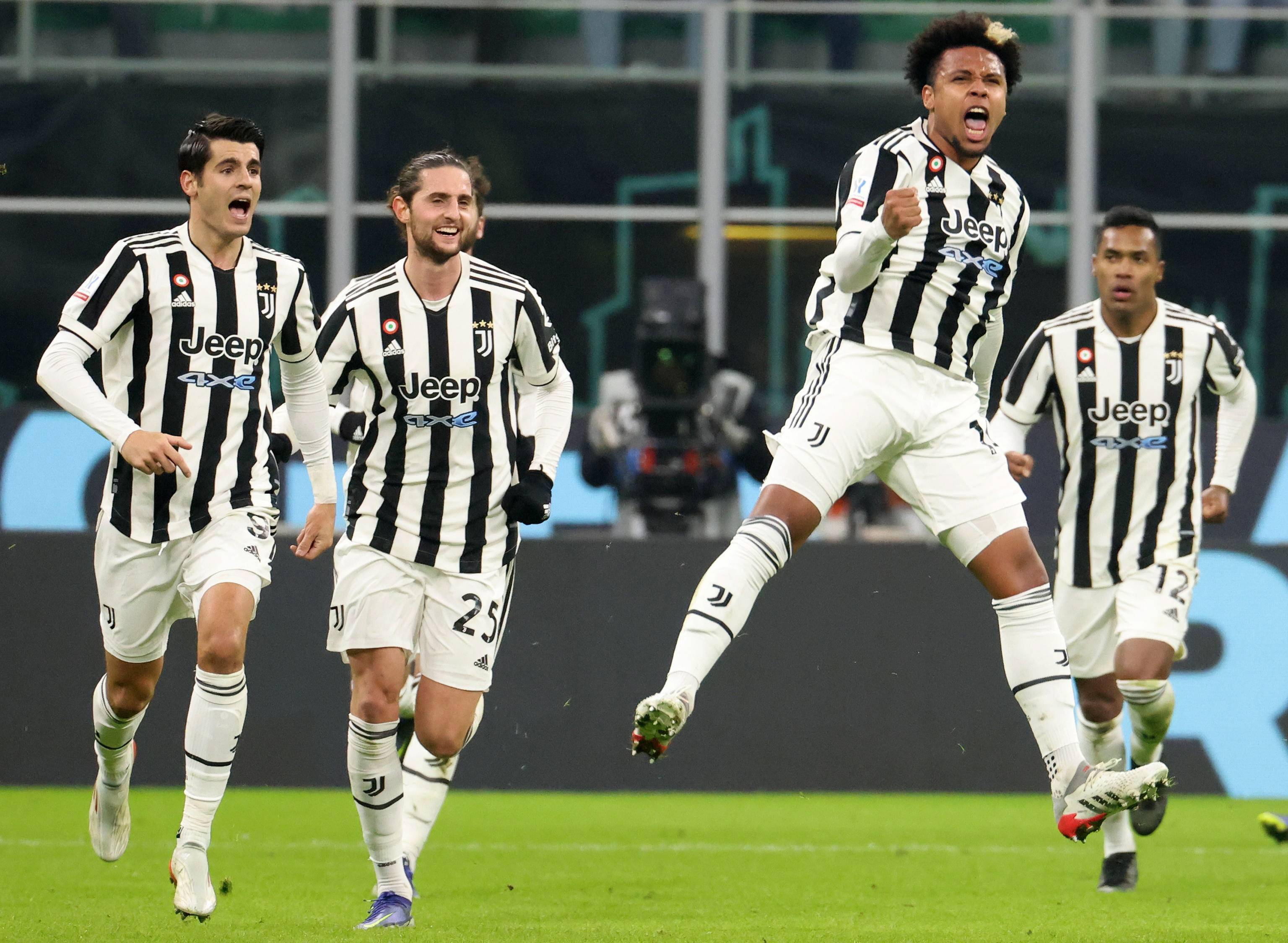 克里斯·塞尔（Chris Sale）转战红袜首年即在世界大赛投出最后一次三振夺冠