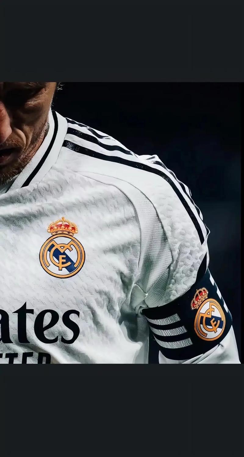 首节就飙上！爱德华兹7中4得13分，唐斯9中5得14分（首节火力全开：爱德华兹7投4中轰13分，唐斯9投5中砍14分）