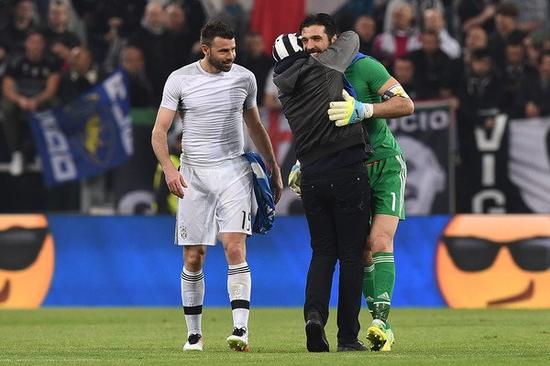 B费成为英超历史上第五位连续5个客场送出助攻的球员