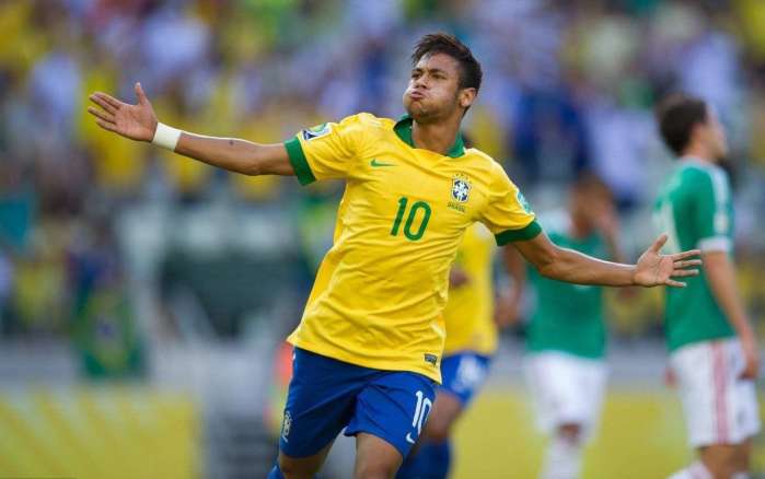 罗哥对梅西的评价可能有一些针对性，但点评曼联就是纯粹客观